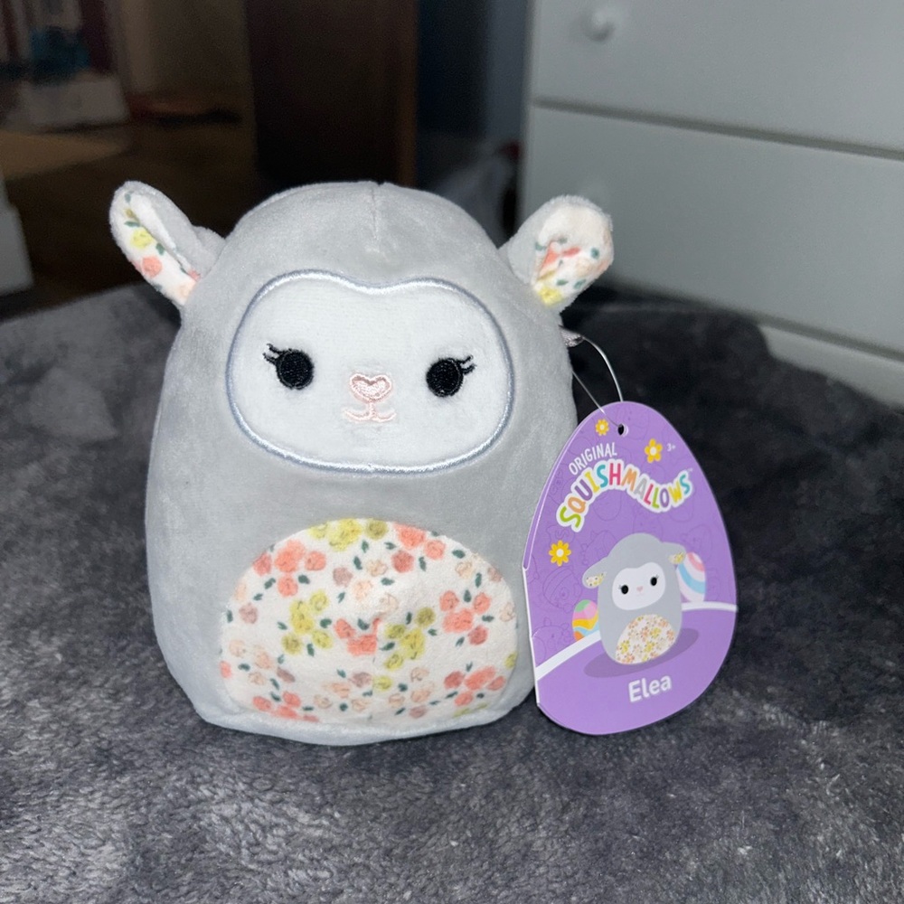 Elea the Lamb Squishmallow